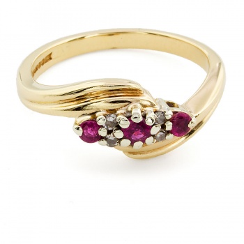 9ct gold Ruby / Diamond 7 stone Ring size M